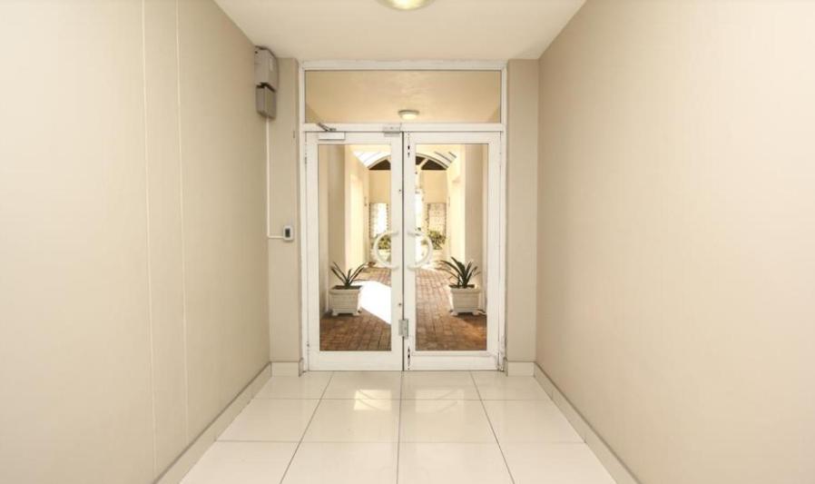 Cascades 103 Apartment พอร์ตเอลิซาเบธ ภายนอก รูปภาพ