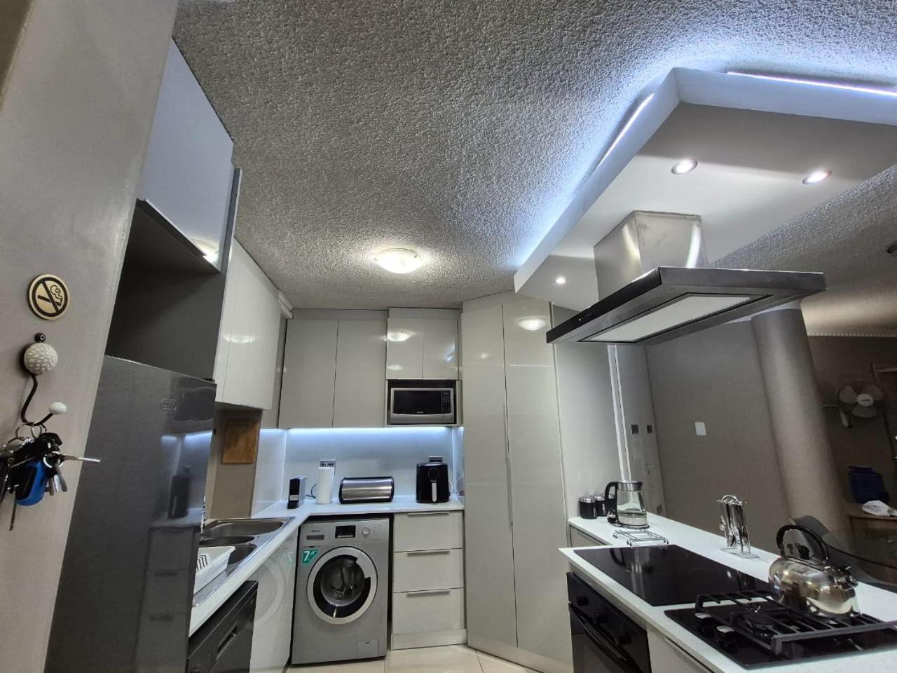 Cascades 103 Apartment พอร์ตเอลิซาเบธ ภายนอก รูปภาพ